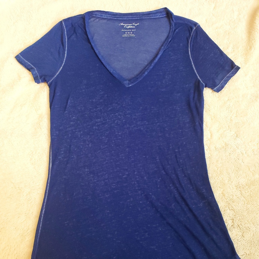 American Eagle super sheer favorite tee